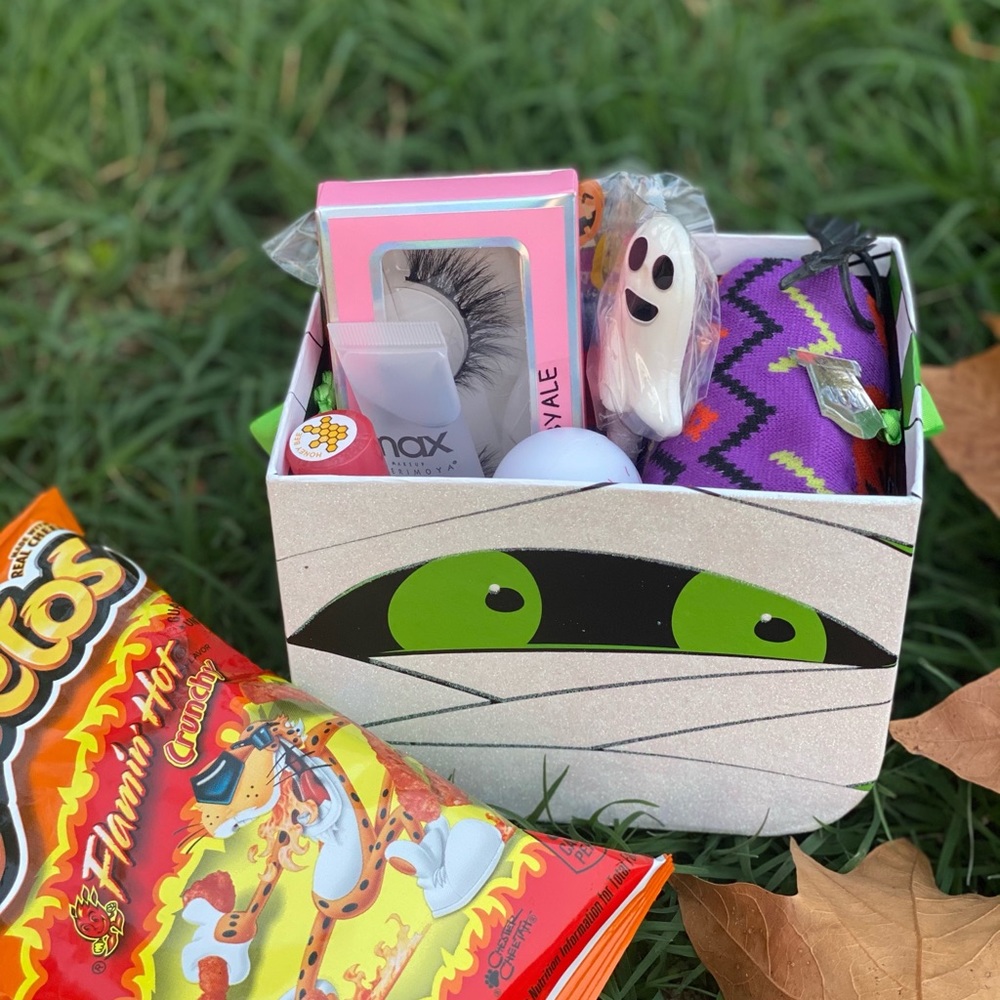 Spooky Baskets - Picture 2 of 3